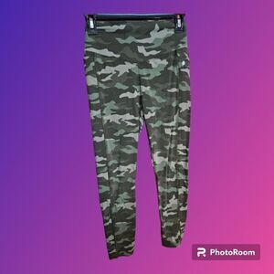Victoria's Secret Pink‎ Ultimate Camo Leggings Size S (U26)
